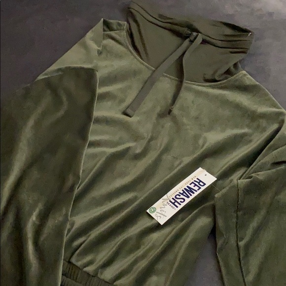 Outerwear - Picture 3 of 4